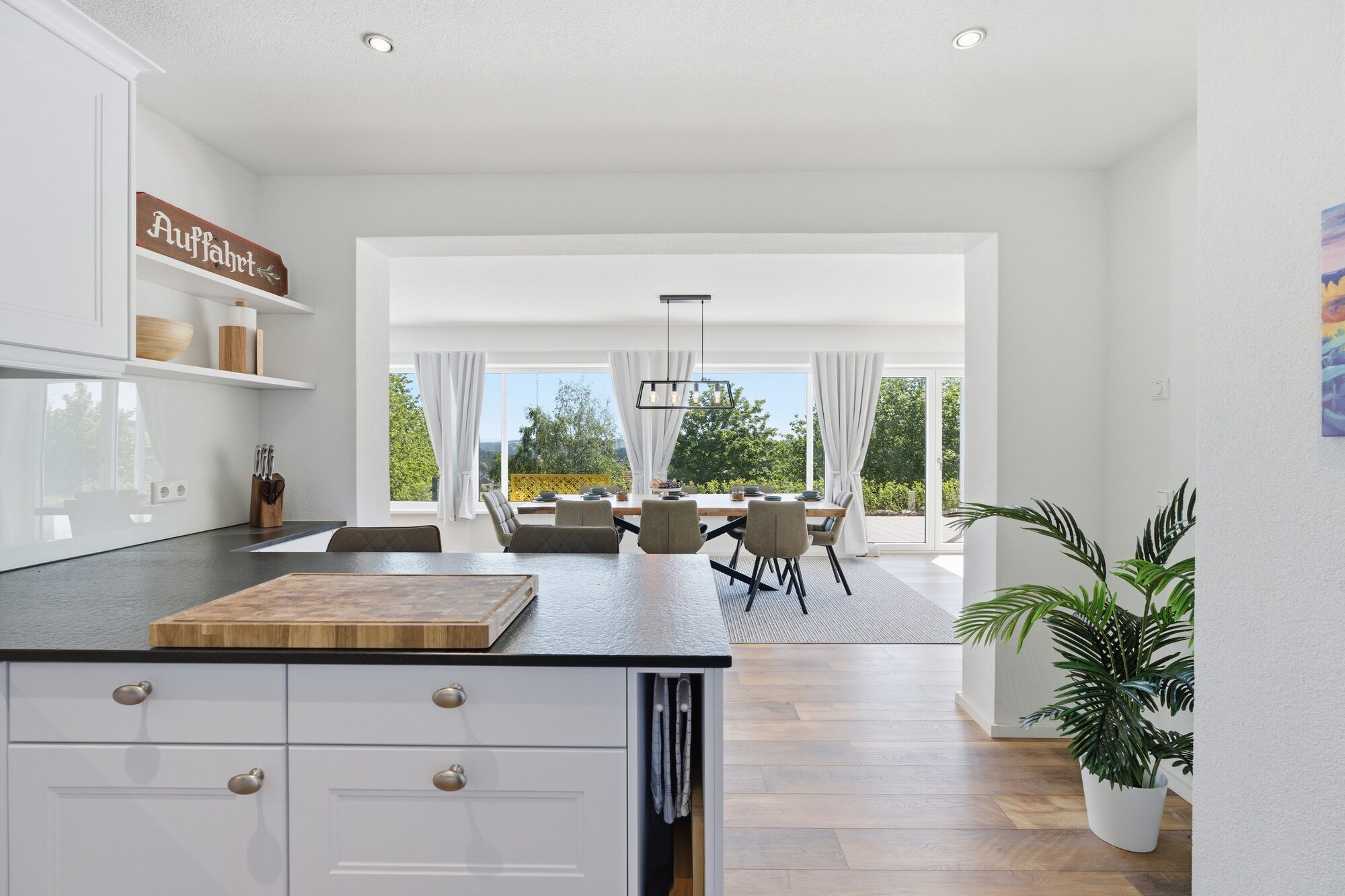 Küche mit Essbereich – Immobilienfotografie Stuttgart